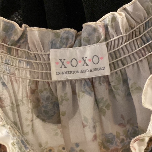 Thin Floral Long Sleeve - Picture 3 of 3